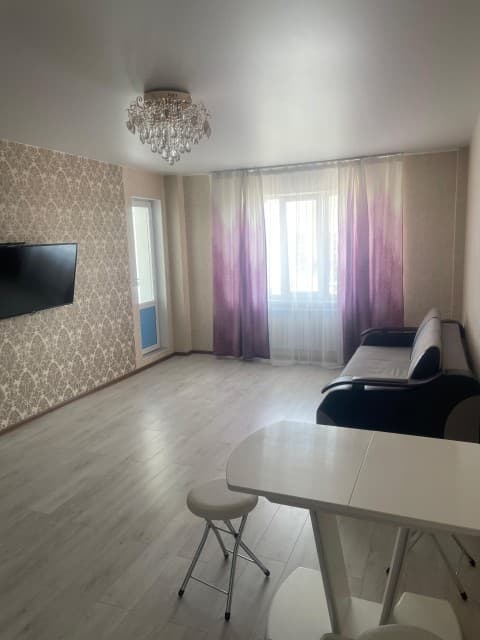 2 комн., 52 м², Монолитно-каркасный, Областная больница, рынок "Манньыаттаах" 2