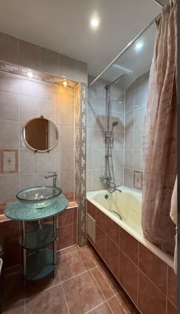 3 комн., 72 м², Монолитно-каркасный, Площадь Победы 6