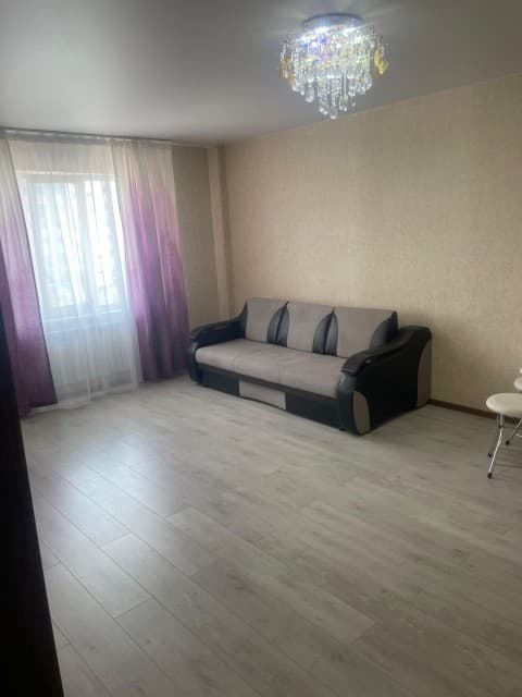 2 комн., 52 м², Монолитно-каркасный, Областная больница, рынок "Манньыаттаах" 4