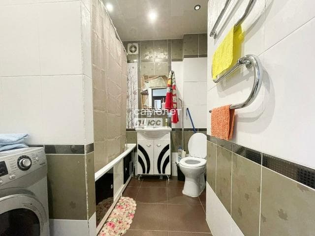 3 комн., Хрущевка, Жатай 4
