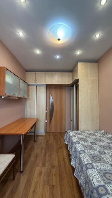 3 комн., 72 м², Монолитно-каркасный, Площадь Победы 5