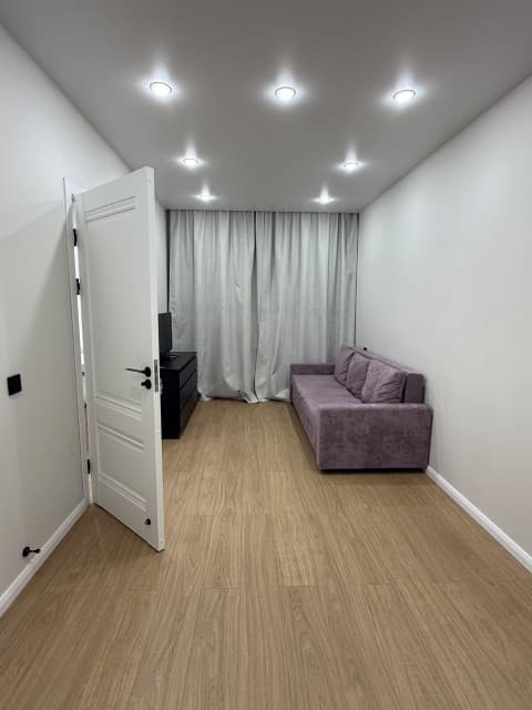 1 комн., 34 м², Инд. планировка, Площадь Победы 4