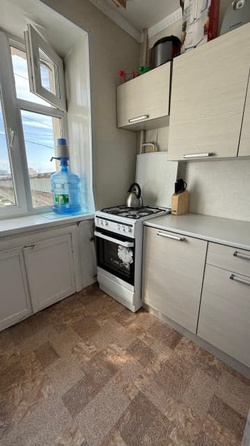 2 комн., 50 м², Блочный, Студгородок 9