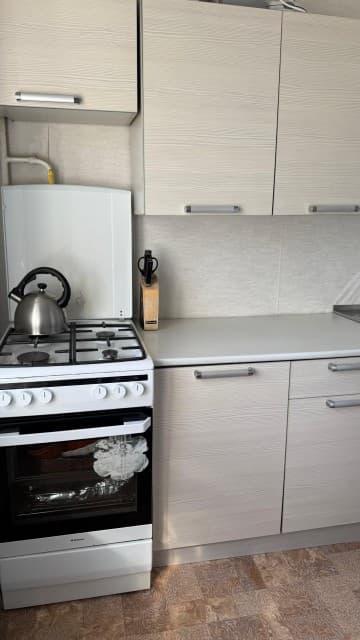 2 комн., 50 м², Блочный, Студгородок 6