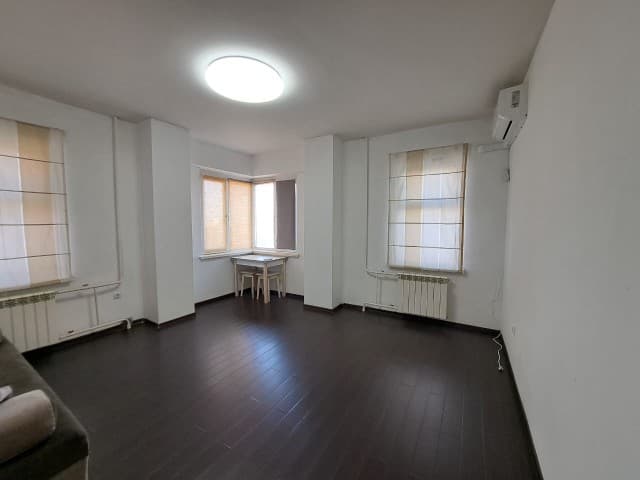 3 комн., 53 м², Монолитно-каркасный, Рынок Столичный 3
