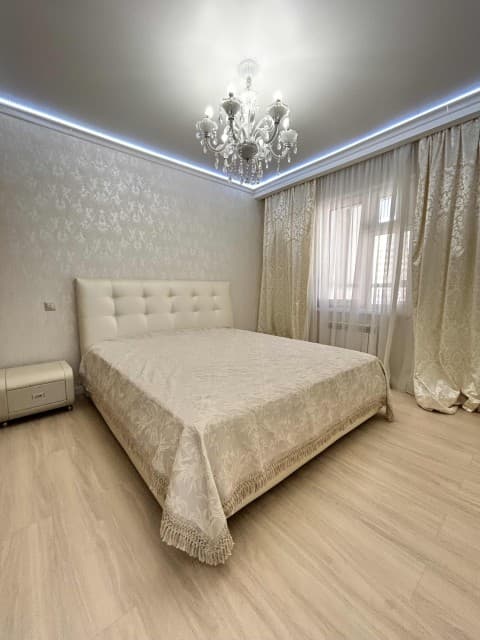 3 комн., 75 м², Монолитно-каркасный, Сахацирк 5