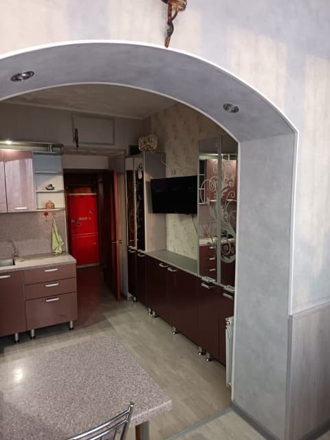 3 комн., 77 м², 112 серия, Крестьянский рынок, стадион "Туймаада" 3