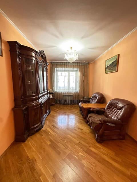 4 комн., 87 м², Инд. планировка, Центр - район пл. Ленина