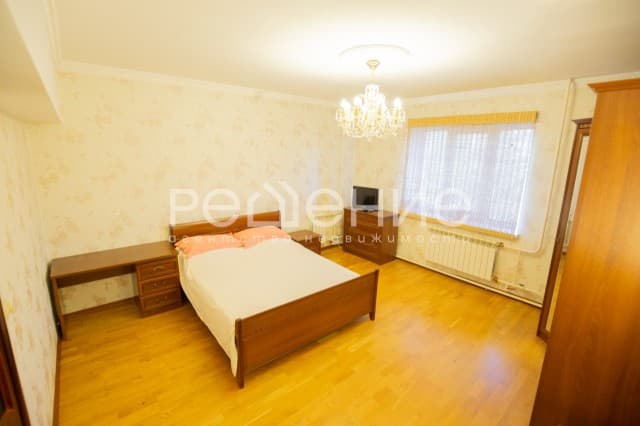 2 комн., 75 м², Блочный, Центр - район пл. Дружбы 2
