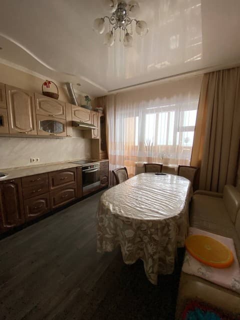 2 комн., 75 м², Монолитно-каркасный, Крестьянский рынок, стадион "Туймаада"