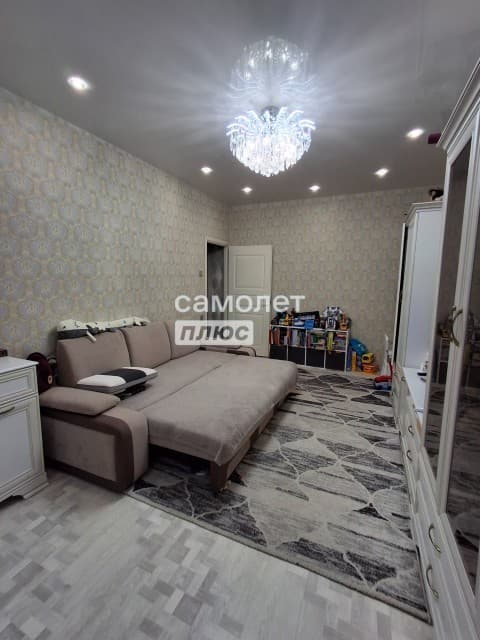 3 комн., 72 м², Блочный, Областная больница, рынок "Манньыаттаах"
