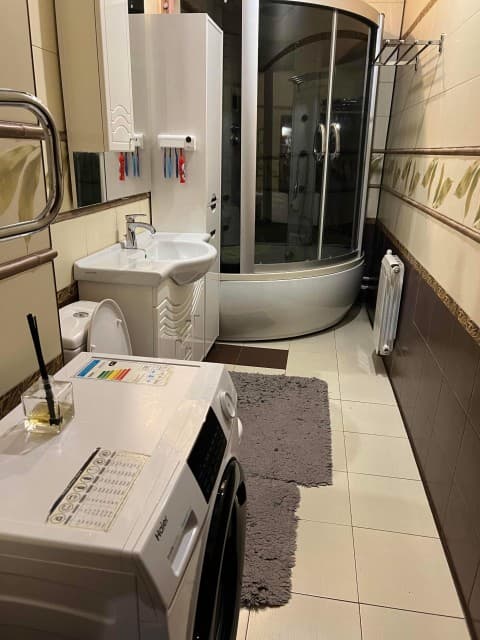 Больше 4 комн., 120 м², 112 серия, Дом быта 9