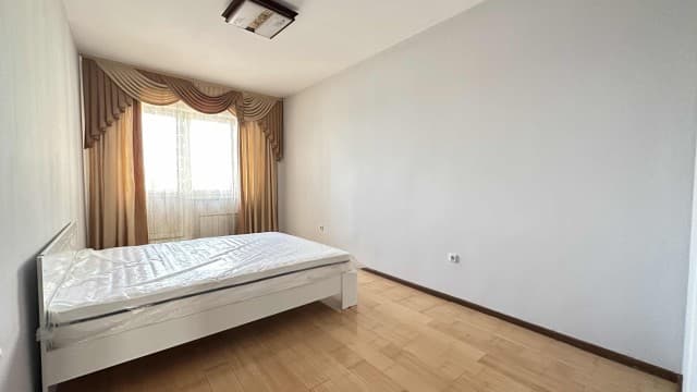 2 комн., 67 м², Инд. планировка, Крестьянский рынок, стадион "Туймаада"