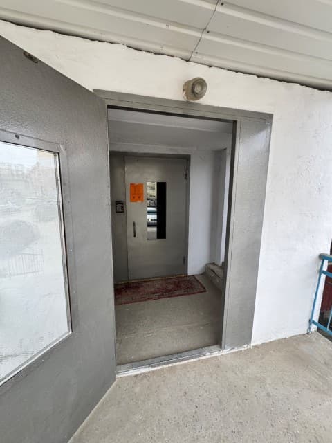 3 комн., 73 м², Блочный, Площадь Победы 13