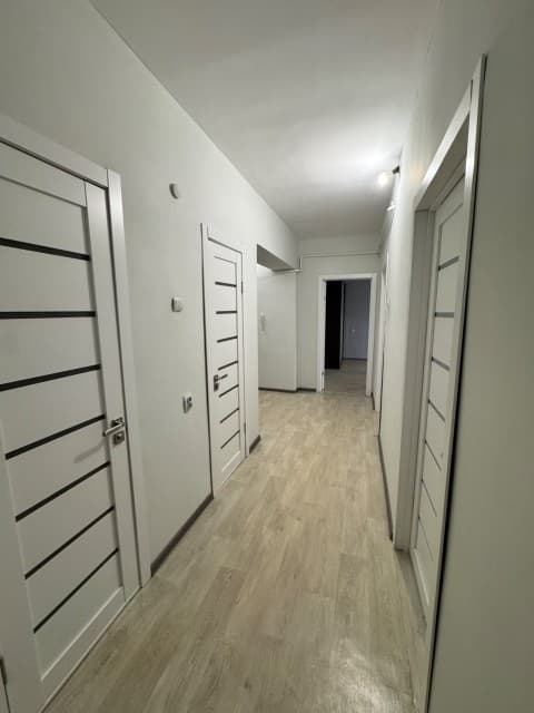 3 комн., 73 м², Блочный, Площадь Победы 11