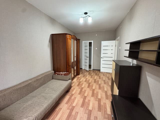 3 комн., 73 м², Блочный, Площадь Победы 7