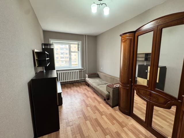 3 комн., 73 м², Блочный, Площадь Победы 6