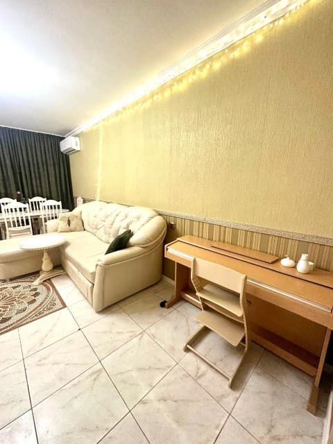 3 комн., 117 м², Монолитно-каркасный, Центр - район пл. Дружбы 3