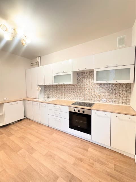 3 комн., 77 м², Инд. планировка, Манчаары 4