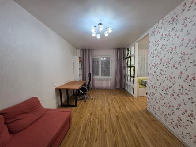 2 комн., 68 м², Блочный, Площадь Победы 7