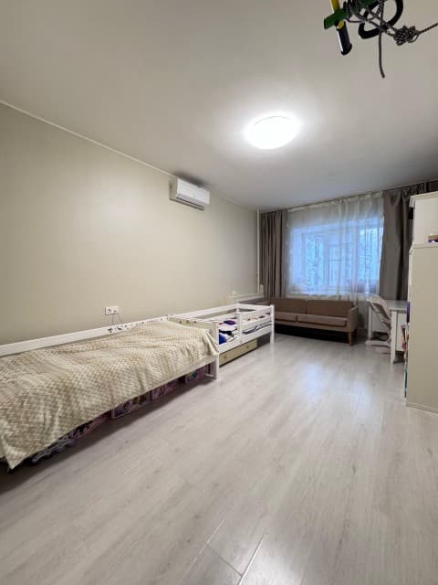 2 комн., 65 м², Инд. планировка, Центр - район пл. Дружбы 8