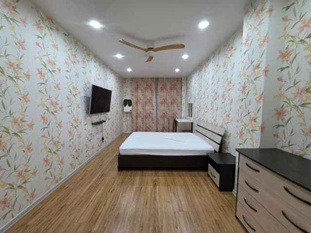 2 комн., 68 м², Блочный, Площадь Победы