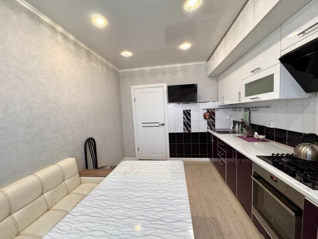 1 комн., 37 м², Блочный, Жатай 2