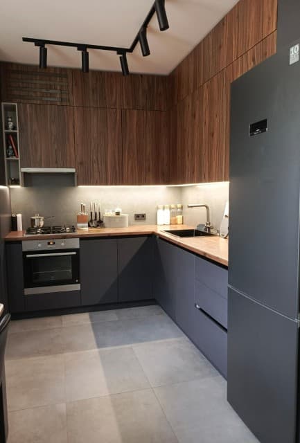 3 комн., 87 м², Инд. планировка, Центр - район пл. Орджоникидзе 2