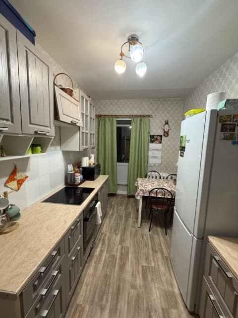 3 комн., 75 м², Блочный, Автодорожная 8