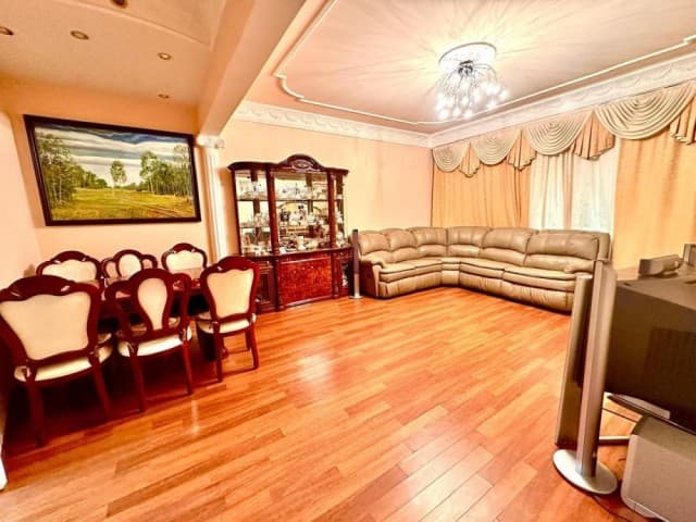 4 комн., 142 м², Монолитно-каркасный, Центр - район пл. Ленина 8