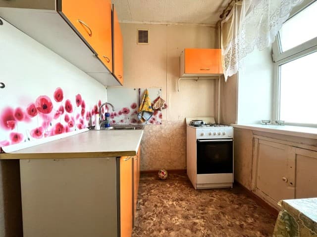 3 комн., 57 м², Блочный, Жатай