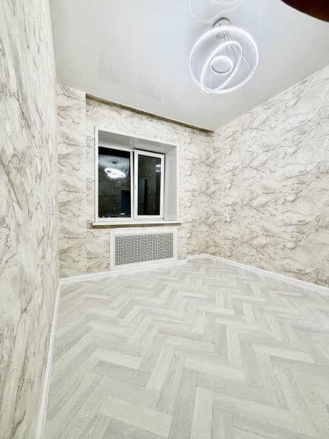 3 комн., 71 м², Блочный, Глазная больница 15