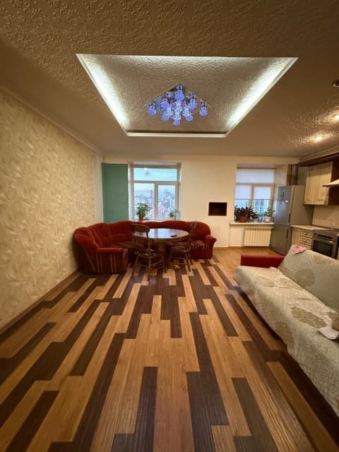 3 комн., Сталинка, Центр - район пл. Орджоникидзе