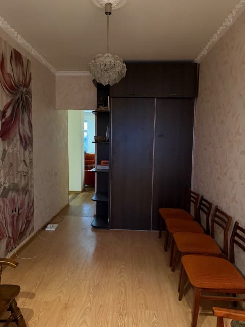 3 комн., Сталинка, Центр - район пл. Орджоникидзе 7