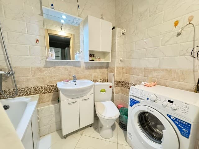 1 комн., 36 м², Монолитно-каркасный, Областная больница, рынок "Манньыаттаах" 7