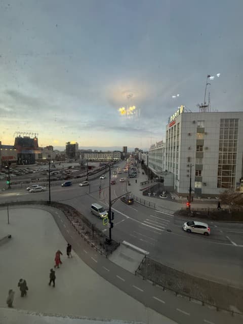 3 комн., Сталинка, Центр - район пл. Орджоникидзе 2