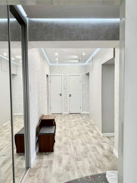 3 комн., 71 м², Блочный, Глазная больница 4