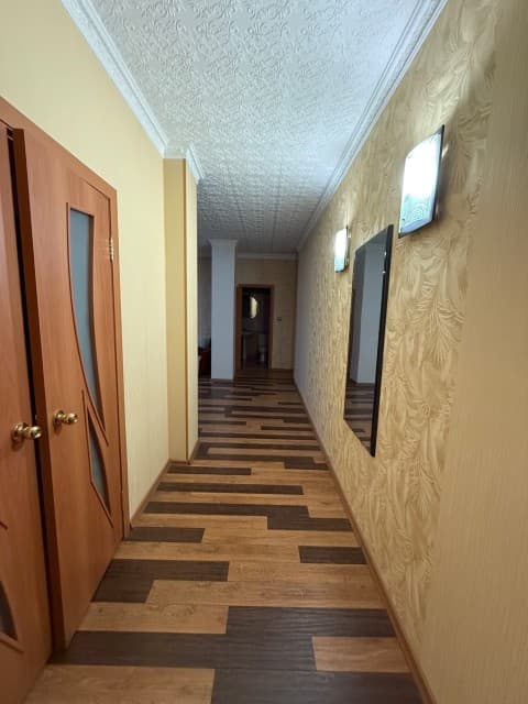 3 комн., Сталинка, Центр - район пл. Орджоникидзе 4