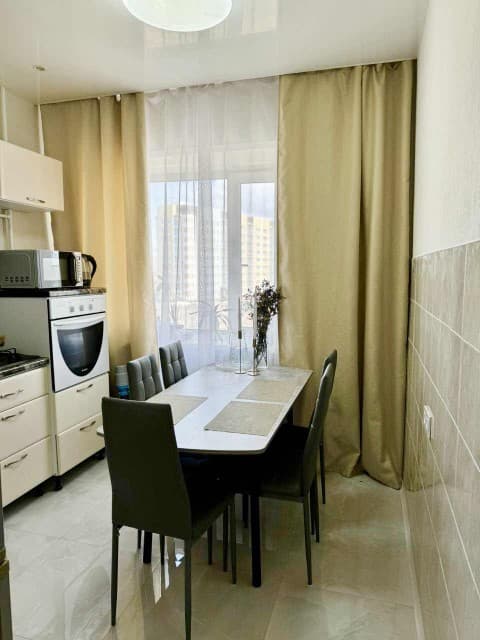 3 комн., 71 м², Блочный, Глазная больница 2