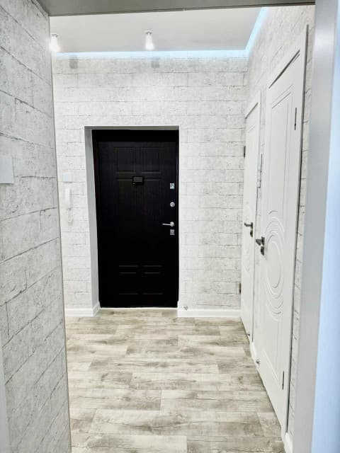 3 комн., 71 м², Блочный, Глазная больница 6