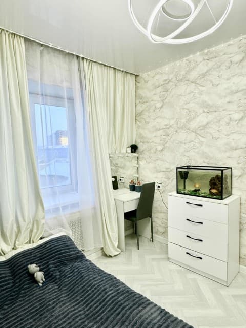 3 комн., 71 м², Блочный, Глазная больница 12