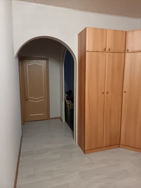 3 комн., 77 м², 112 серия, Крестьянский рынок, стадион "Туймаада" 12