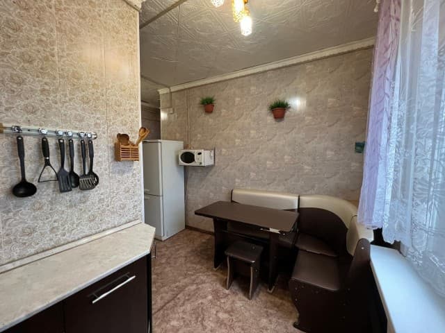 2 комн., 43 м², Дерев. б/у, Авиагруппа 7