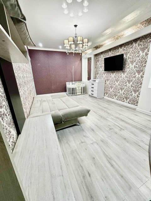 3 комн., 71 м², Блочный, Глазная больница 9