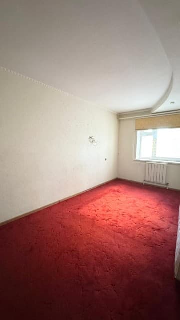 3 комн., 100 м², Блочный, ТЦ "Олонхо" 5