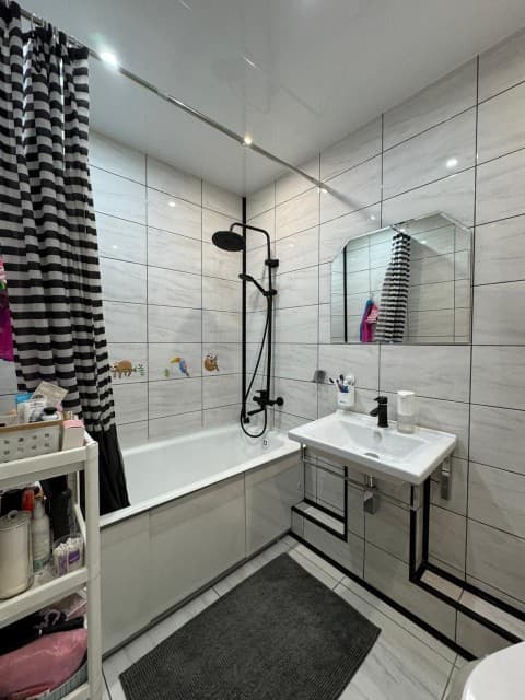 1 комн., 44 м², Монолитно-каркасный, Крестьянский рынок, стадион "Туймаада"