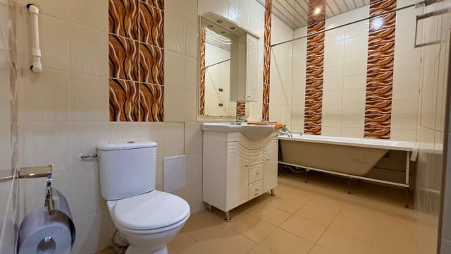 3 комн., 93 м², Инд. планировка, Сахацирк 15