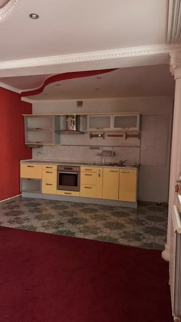 3 комн., 100 м², Блочный, ТЦ "Олонхо" 3