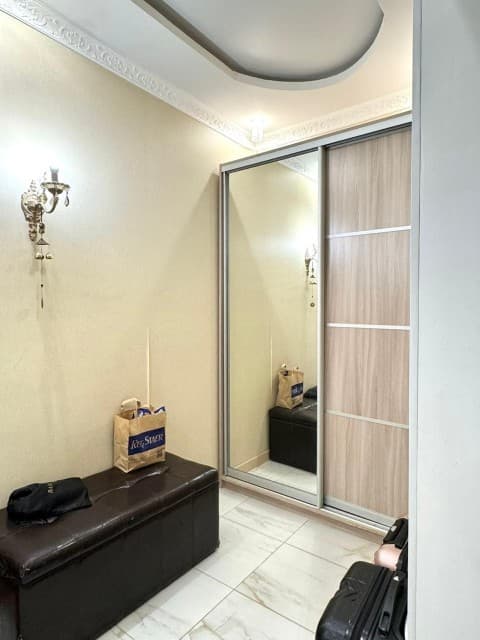 2 комн., 77 м², 112 серия, Областная больница, рынок "Манньыаттаах" 9