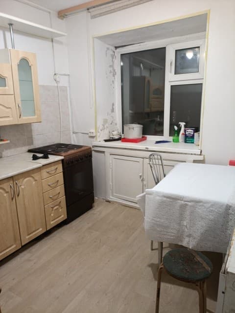 2 комн., 41 м², Блочный, Кинотеатр Лена 3